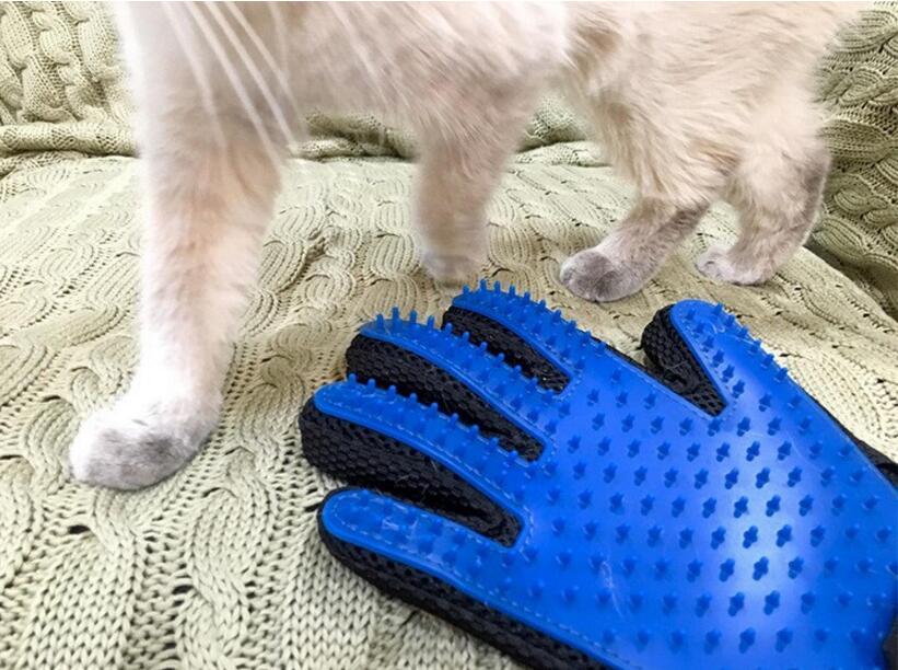 Pet De-Shedding Glove